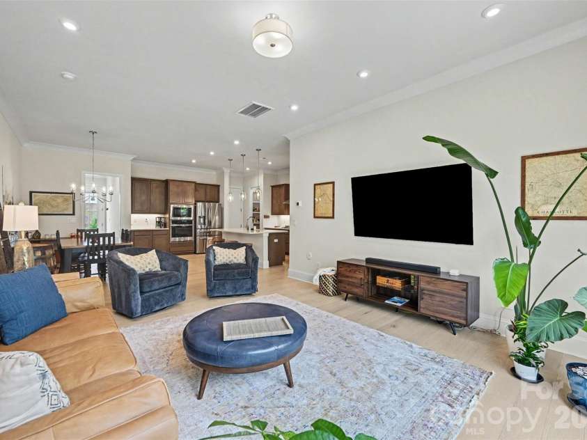 3019 Wittering Drive, Charlotte, NC 28226.  MLS# CAR4407958, YatesRealty ID 42424. 