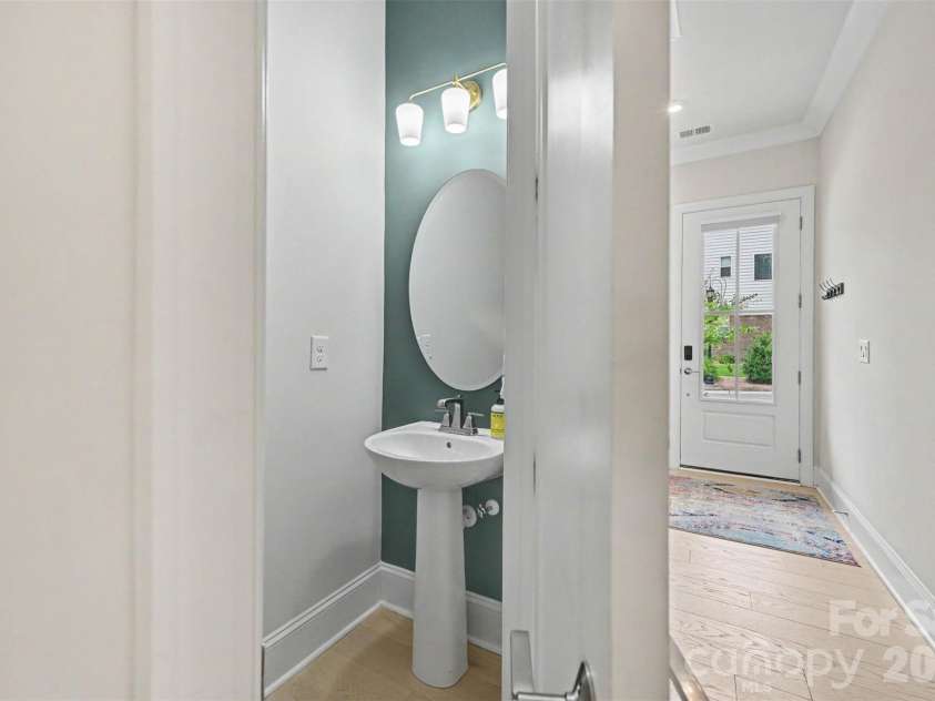 3019 Wittering Drive, Charlotte, NC 28226.  MLS# CAR4407958, YatesRealty ID 42424. 