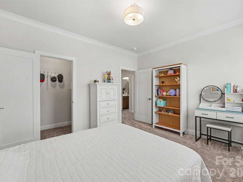 3019 Wittering Drive, Charlotte, NC 28226.  MLS# CAR4407958, YatesRealty ID 42424. 