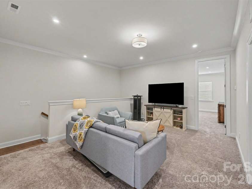 3019 Wittering Drive, Charlotte, NC 28226.  MLS# CAR4407958, YatesRealty ID 42424. 