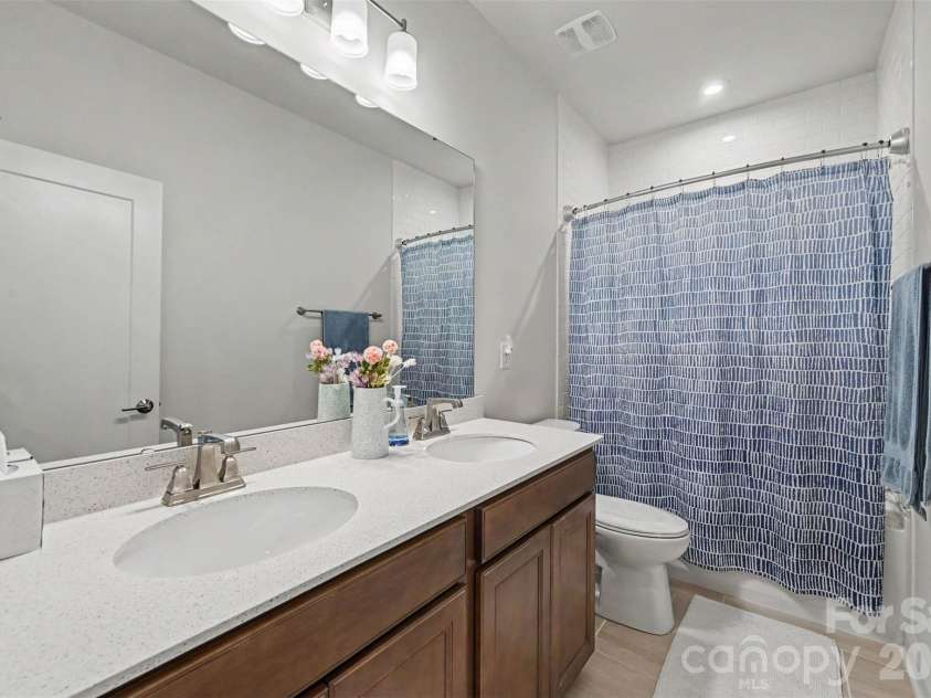 3019 Wittering Drive, Charlotte, NC 28226.  MLS# CAR4407958, YatesRealty ID 42424. 