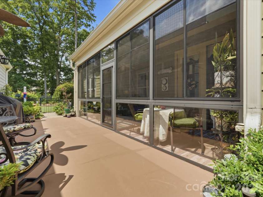 2050 Laney Pond Road, Matthews, NC 28104.  MLS# CAR4406990, YatesRealty ID 42425. 