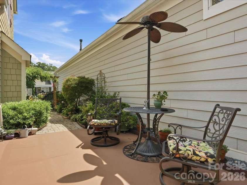 2050 Laney Pond Road, Matthews, NC 28104.  MLS# CAR4406990, YatesRealty ID 42425. Incredibly private setting