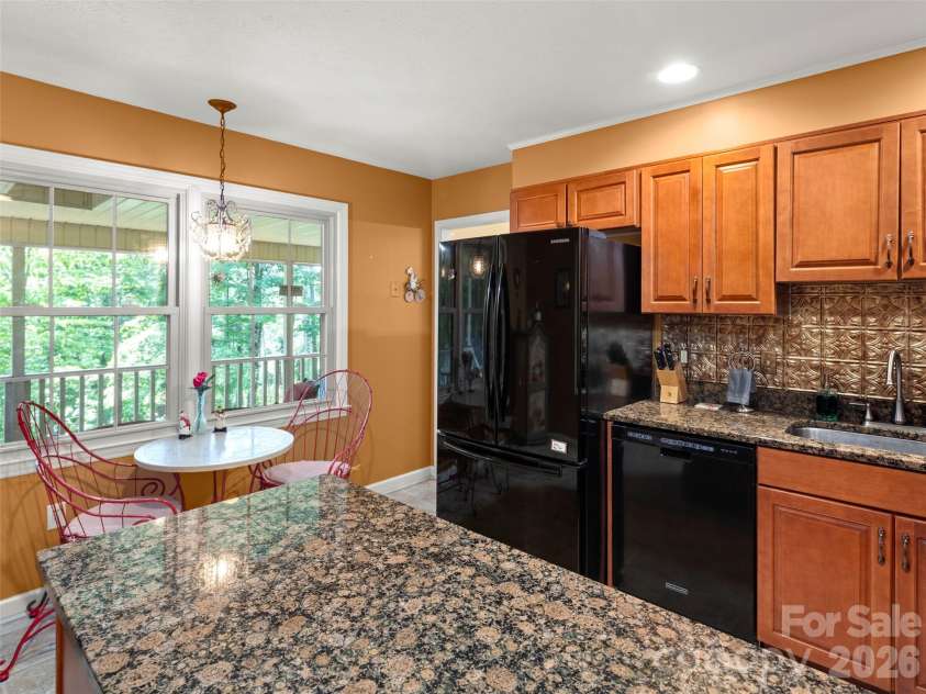 340 Sycamore Drive, Arden, NC 28704.  MLS# CAR4409674, YatesRealty ID 42429. 