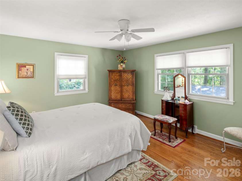 340 Sycamore Drive, Arden, NC 28704.  MLS# CAR4409674, YatesRealty ID 42429. 