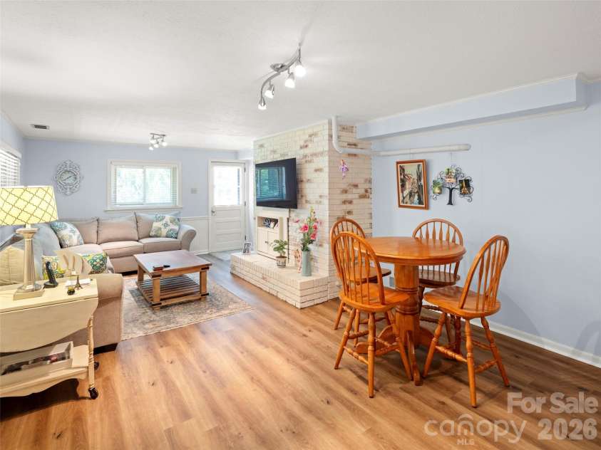 340 Sycamore Drive, Arden, NC 28704.  MLS# CAR4409674, YatesRealty ID 42429. 
