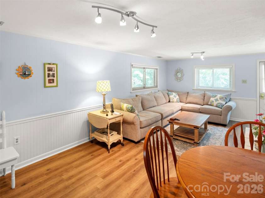 340 Sycamore Drive, Arden, NC 28704.  MLS# CAR4409674, YatesRealty ID 42429. 