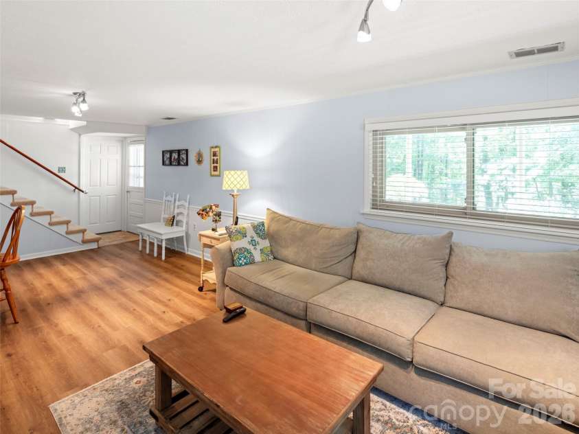 340 Sycamore Drive, Arden, NC 28704.  MLS# CAR4409674, YatesRealty ID 42429. 