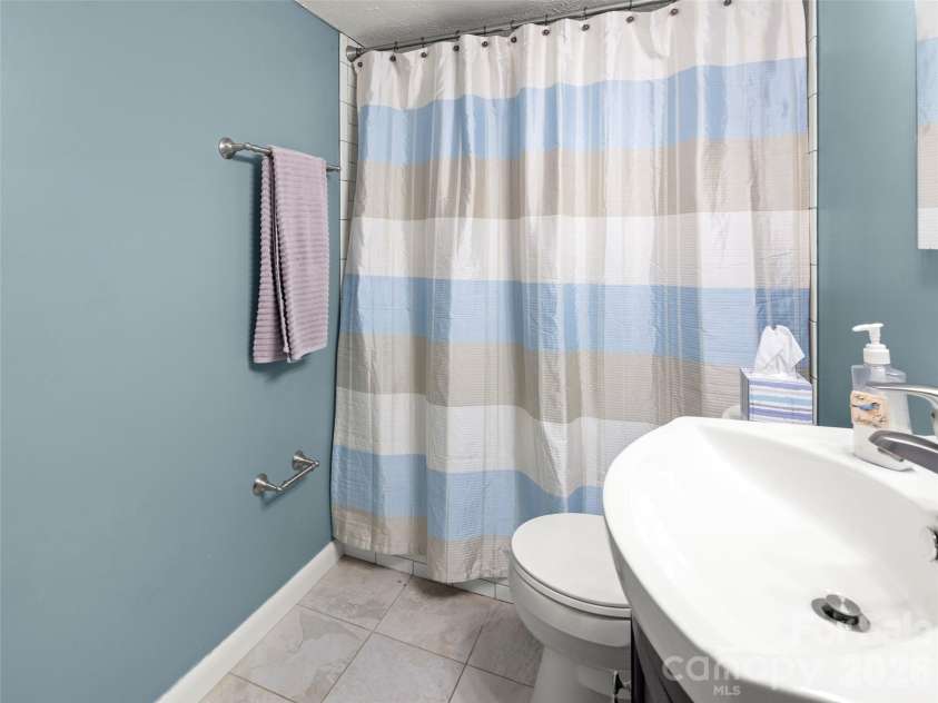 340 Sycamore Drive, Arden, NC 28704.  MLS# CAR4409674, YatesRealty ID 42429. 