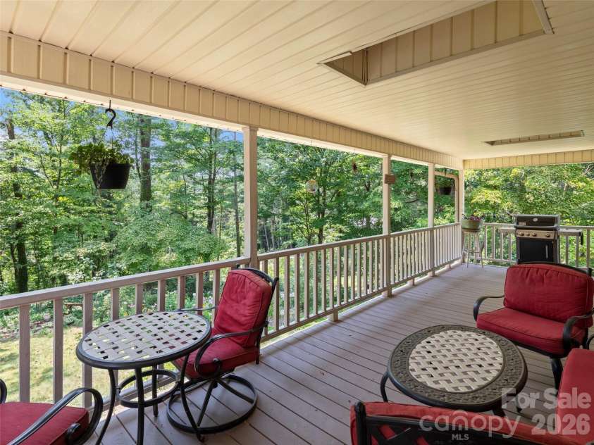 340 Sycamore Drive, Arden, NC 28704.  MLS# CAR4409674, YatesRealty ID 42429. 