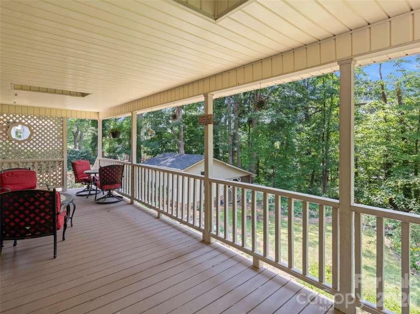 340 Sycamore Drive, Arden, NC 28704.  MLS# CAR4409674, YatesRealty ID 42429. 