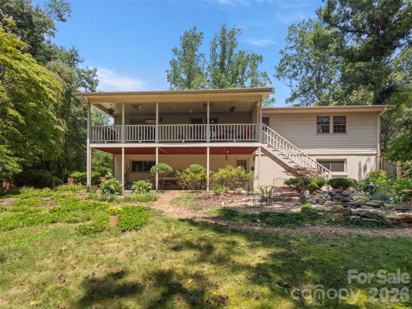 340 Sycamore Drive, Arden, NC 28704.  MLS# CAR4409674, YatesRealty ID 42429. 
