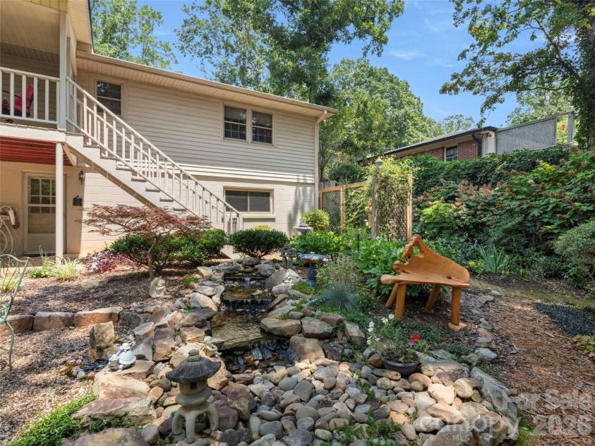 340 Sycamore Drive, Arden, NC 28704.  MLS# CAR4409674, YatesRealty ID 42429. 