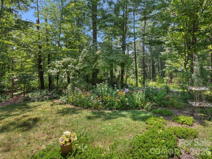 340 Sycamore Drive, Arden, NC 28704.  MLS# CAR4409674, YatesRealty ID 42429. 