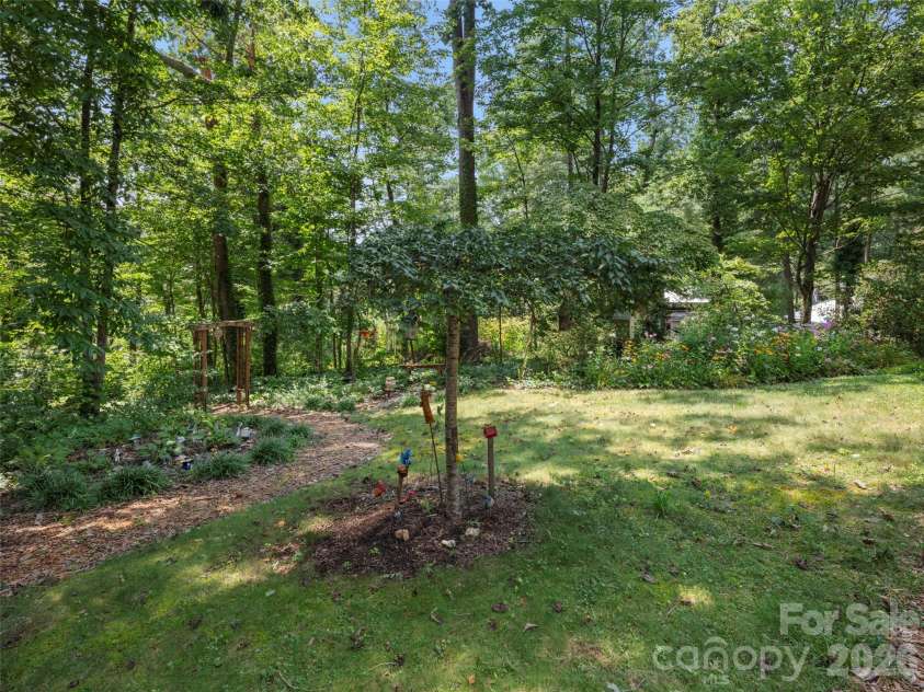 340 Sycamore Drive, Arden, NC 28704.  MLS# CAR4409674, YatesRealty ID 42429. 