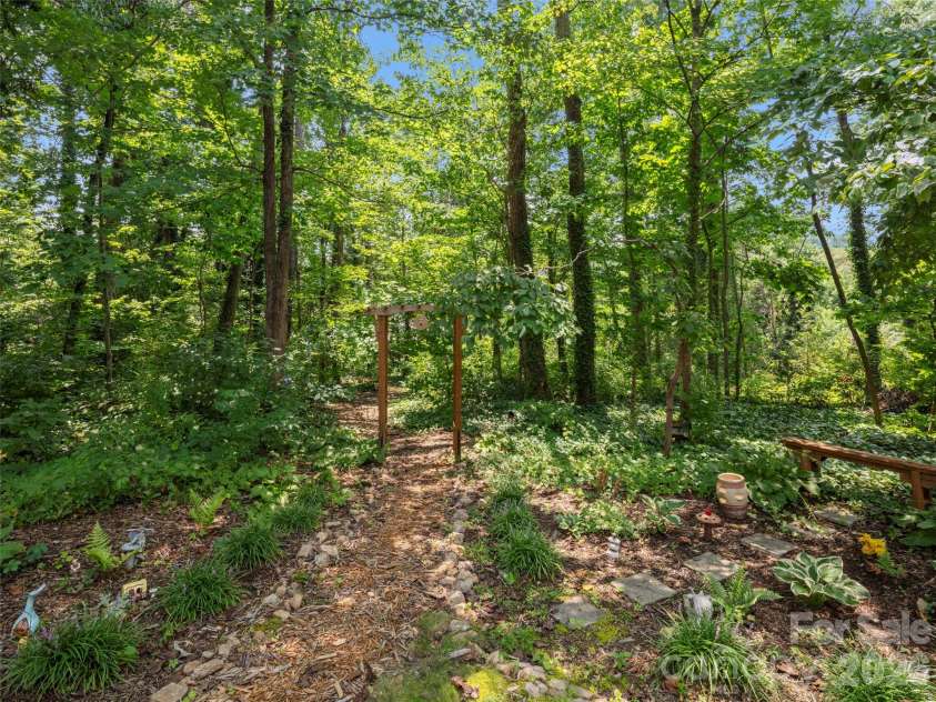 340 Sycamore Drive, Arden, NC 28704.  MLS# CAR4409674, YatesRealty ID 42429. 