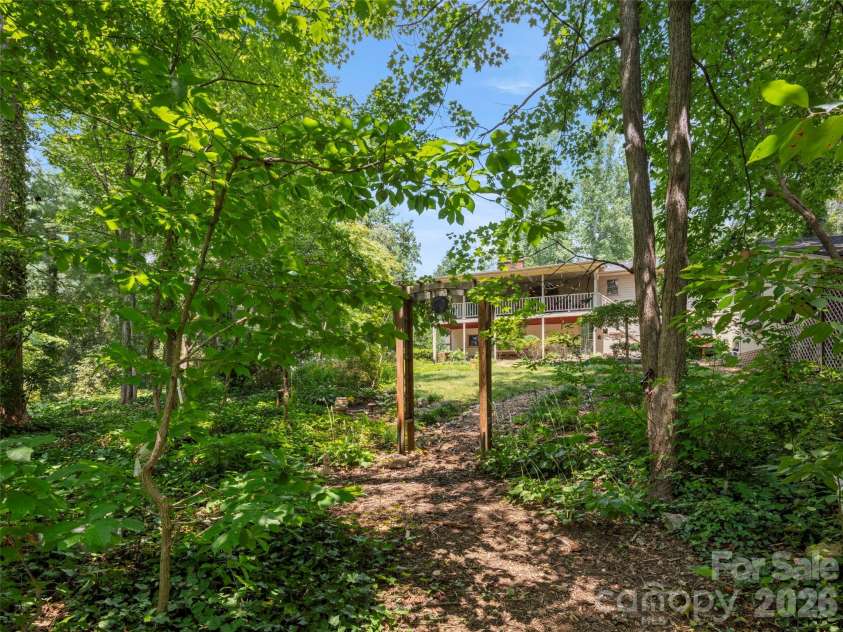 340 Sycamore Drive, Arden, NC 28704.  MLS# CAR4409674, YatesRealty ID 42429. 