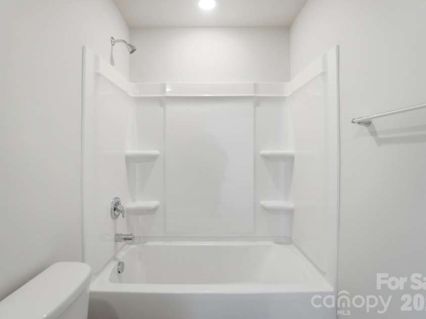 1201 Suncrest Avenue, Statesville, NC 28677.  MLS# CAR4333342, YatesRealty ID 4243. 