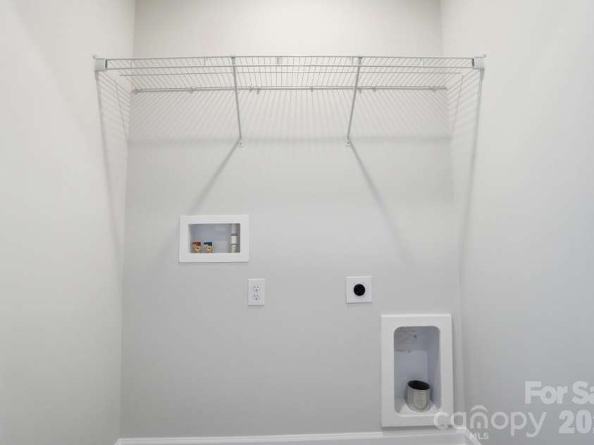 1201 Suncrest Avenue, Statesville, NC 28677.  MLS# CAR4333342, YatesRealty ID 4243. 