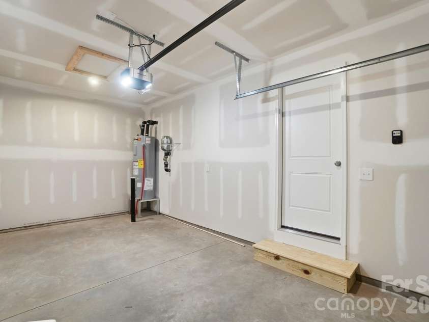 1201 Suncrest Avenue, Statesville, NC 28677.  MLS# CAR4333342, YatesRealty ID 4243. 