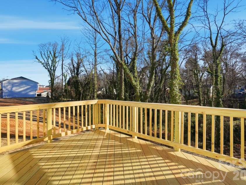 1201 Suncrest Avenue, Statesville, NC 28677.  MLS# CAR4333342, YatesRealty ID 4243. 