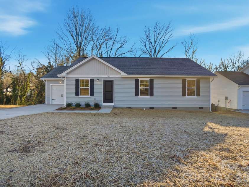 1201 Suncrest Avenue, Statesville, NC 28677.  MLS# CAR4333342, YatesRealty ID 4243. 