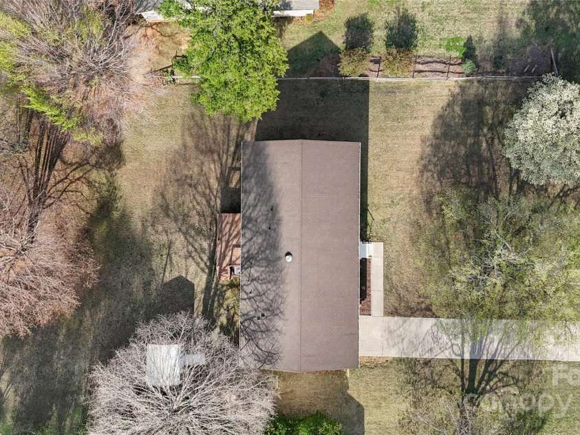 1315 Vickie Lane, Matthews, NC 28104.  MLS# CAR4240757, YatesRealty ID 4243. 