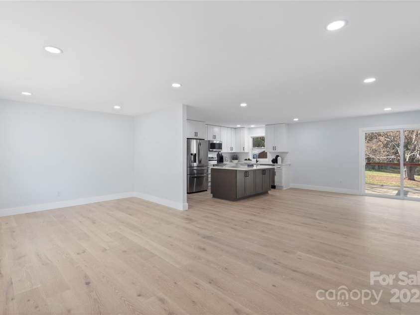 1315 Vickie Lane, Matthews, NC 28104.  MLS# CAR4240757, YatesRealty ID 4243. 