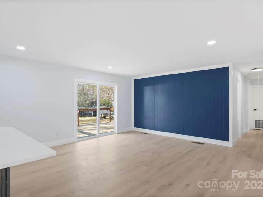 1315 Vickie Lane, Matthews, NC 28104.  MLS# CAR4240757, YatesRealty ID 4243. 