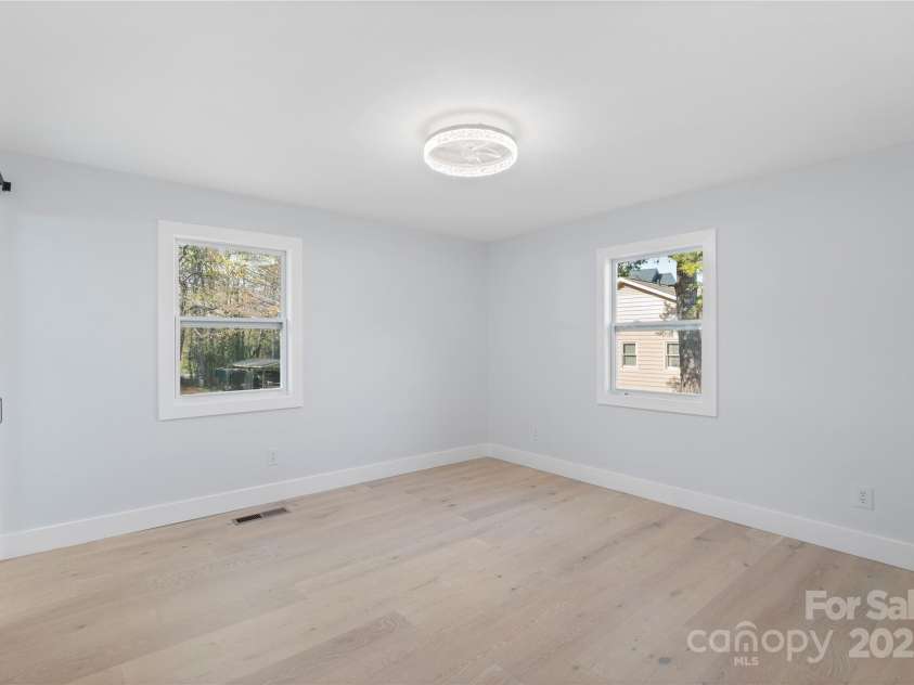 1315 Vickie Lane, Matthews, NC 28104.  MLS# CAR4240757, YatesRealty ID 4243. 