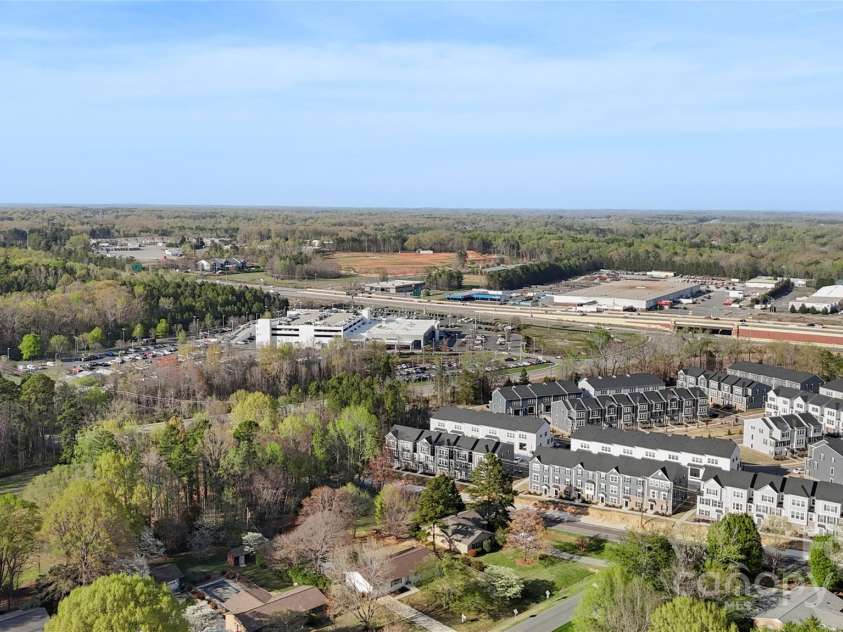 1315 Vickie Lane, Matthews, NC 28104.  MLS# CAR4240757, YatesRealty ID 4243. 