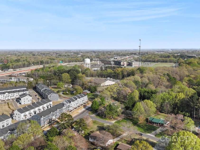 1315 Vickie Lane, Matthews, NC 28104.  MLS# CAR4240757, YatesRealty ID 4243. 