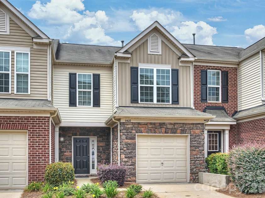 6408 Silver Star Lane, Charlotte, NC 28210.  MLS# CAR4395408, YatesRealty ID 42430. 6408 Silver Star Lane