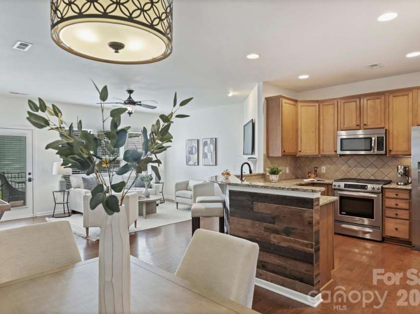 6408 Silver Star Lane, Charlotte, NC 28210.  MLS# CAR4395408, YatesRealty ID 42430. 