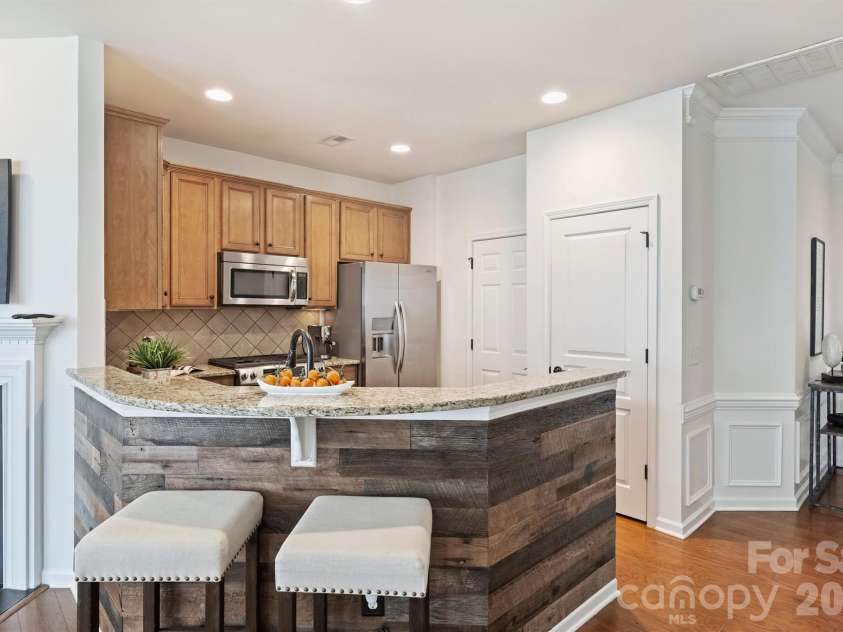 6408 Silver Star Lane, Charlotte, NC 28210.  MLS# CAR4395408, YatesRealty ID 42430. 