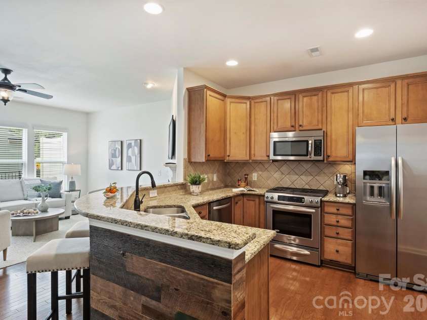 6408 Silver Star Lane, Charlotte, NC 28210.  MLS# CAR4395408, YatesRealty ID 42430. 