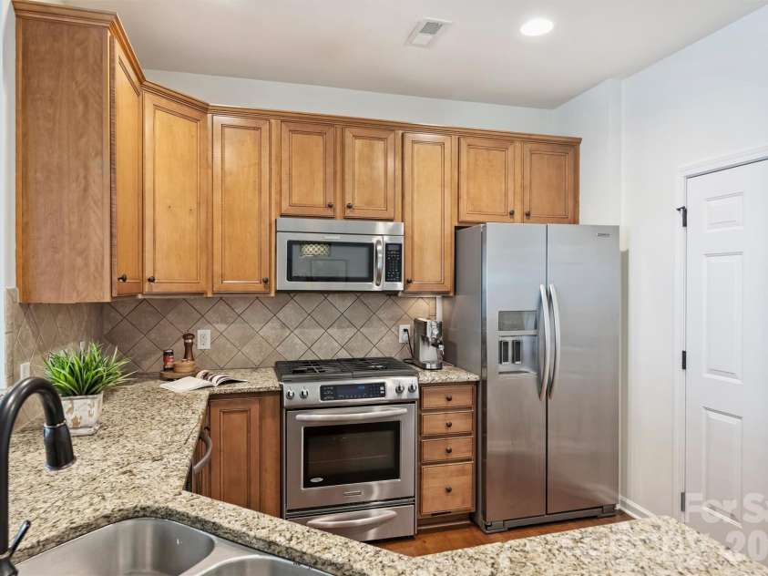 6408 Silver Star Lane, Charlotte, NC 28210.  MLS# CAR4395408, YatesRealty ID 42430. 