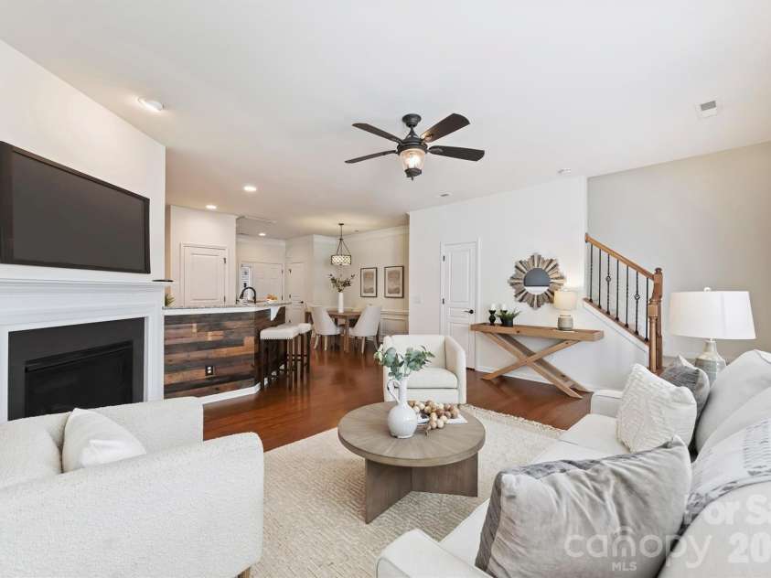 6408 Silver Star Lane, Charlotte, NC 28210.  MLS# CAR4395408, YatesRealty ID 42430. Freshly painted