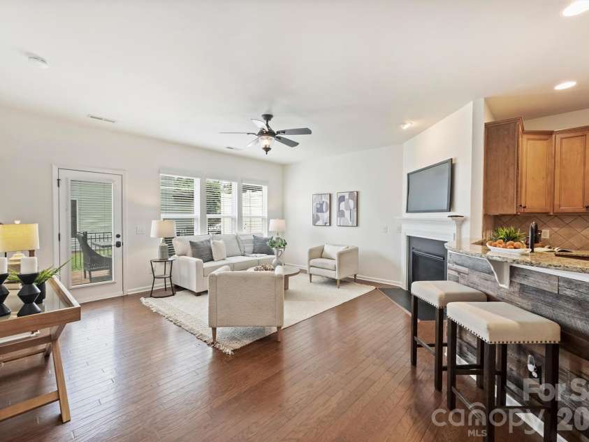 6408 Silver Star Lane, Charlotte, NC 28210.  MLS# CAR4395408, YatesRealty ID 42430. Kitchen opens to great room