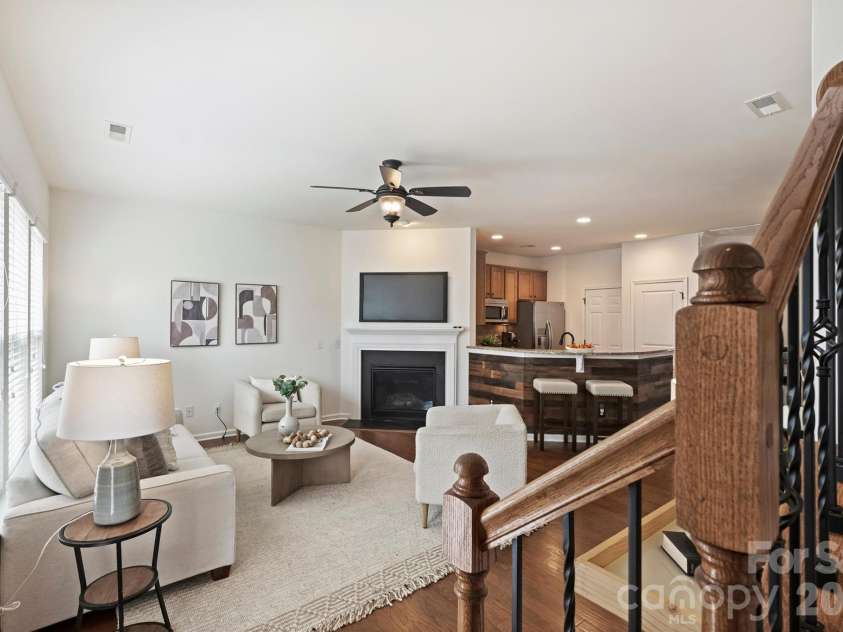 6408 Silver Star Lane, Charlotte, NC 28210.  MLS# CAR4395408, YatesRealty ID 42430. Nice and open