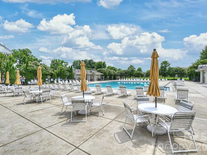 6408 Silver Star Lane, Charlotte, NC 28210.  MLS# CAR4395408, YatesRealty ID 42430. Olympic Pool