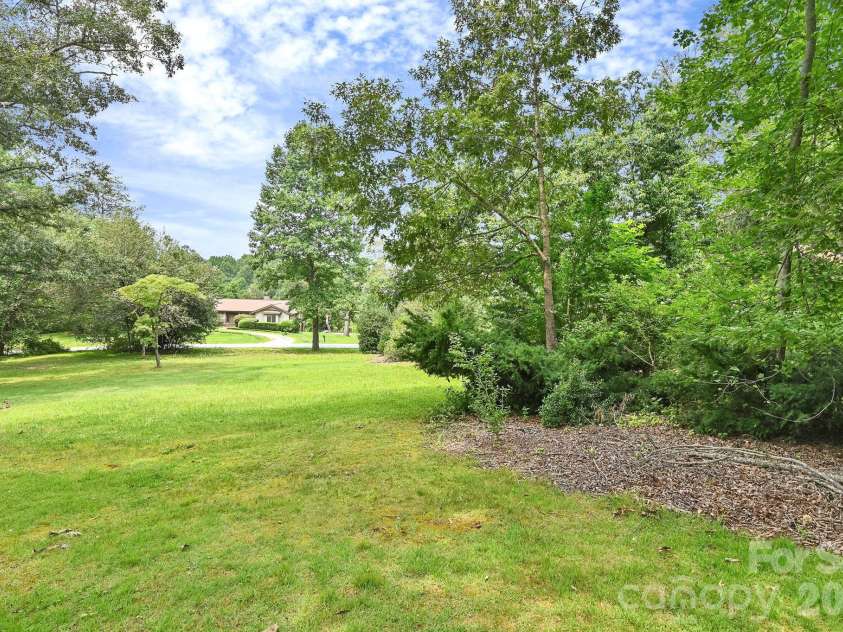 720 Mergans Lane, Hendersonville, NC 28791.  MLS# CAR4406827, YatesRealty ID 42431. 