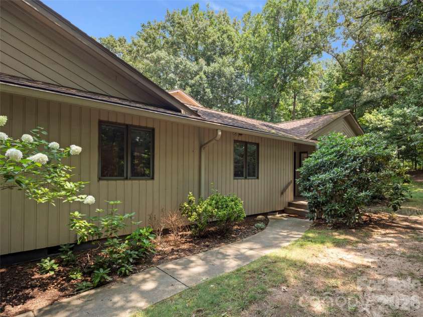 132 Cloverleaf Lane, Asheville, NC 28803.  MLS# CAR4407626, YatesRealty ID 42432. 