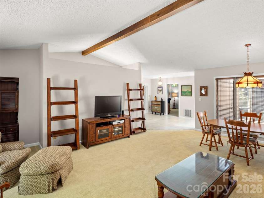 132 Cloverleaf Lane, Asheville, NC 28803.  MLS# CAR4407626, YatesRealty ID 42432. 