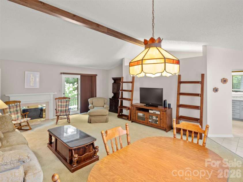 132 Cloverleaf Lane, Asheville, NC 28803.  MLS# CAR4407626, YatesRealty ID 42432. 