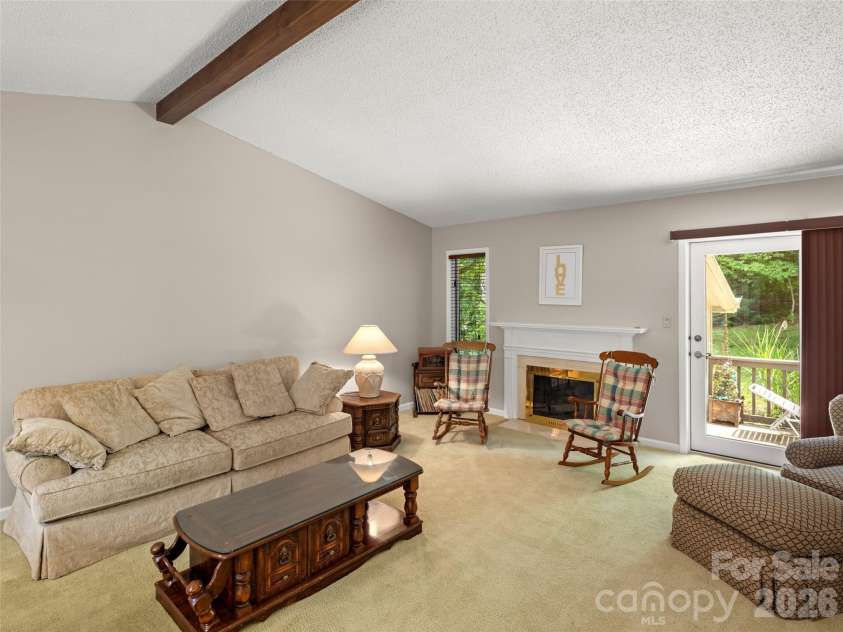 132 Cloverleaf Lane, Asheville, NC 28803.  MLS# CAR4407626, YatesRealty ID 42432. 