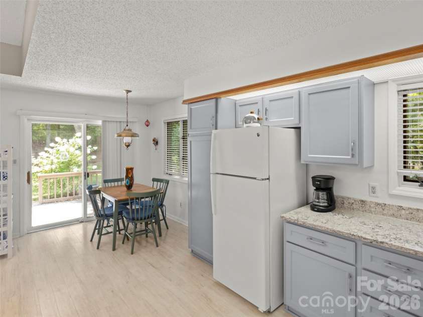 132 Cloverleaf Lane, Asheville, NC 28803.  MLS# CAR4407626, YatesRealty ID 42432. 