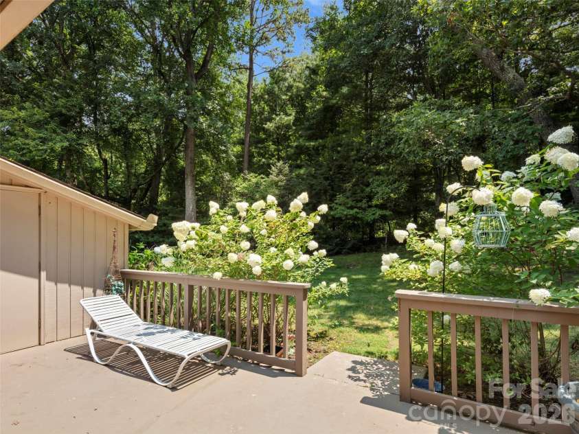 132 Cloverleaf Lane, Asheville, NC 28803.  MLS# CAR4407626, YatesRealty ID 42432. 