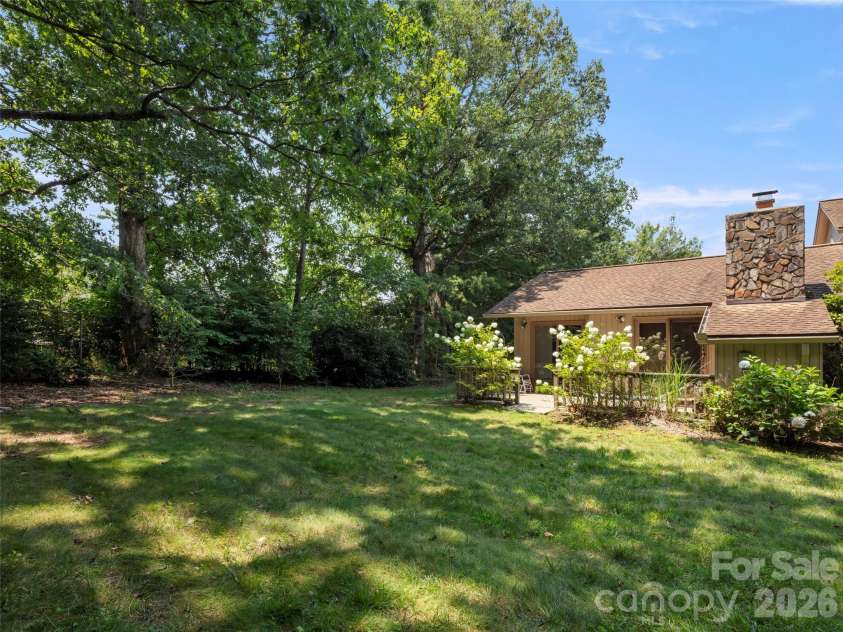 132 Cloverleaf Lane, Asheville, NC 28803.  MLS# CAR4407626, YatesRealty ID 42432. 