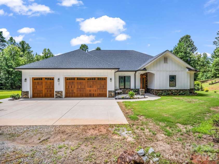 21 Rock Ridge Road, Mill Spring, NC 28756.  MLS# CAR4410302, YatesRealty ID 42434. 